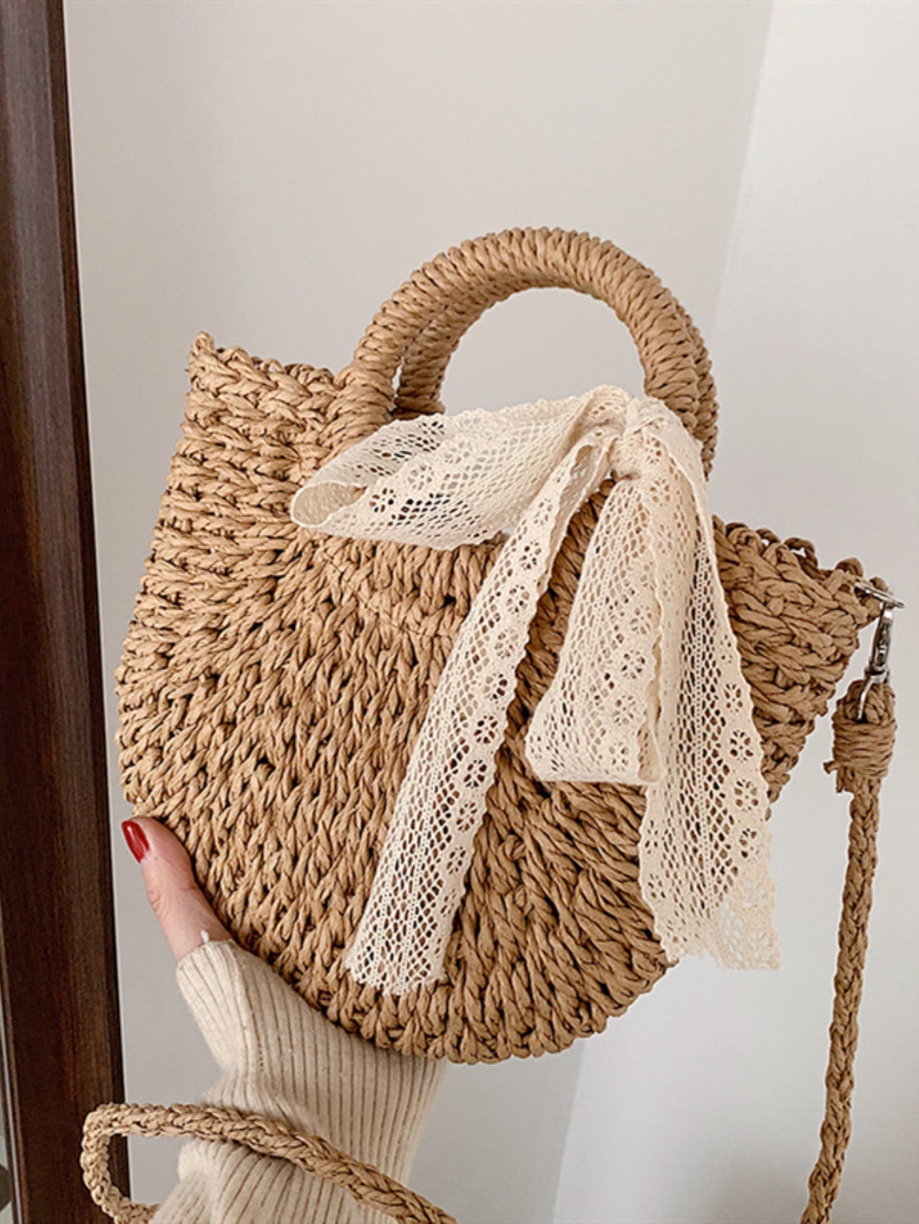 Yogodlns Straw Woven Crossbody Shoulder Bag Daisy Decor Handmade Small Purse Handbag Bohemia Summer Bag, Eye-Catching Beach Bag Summer