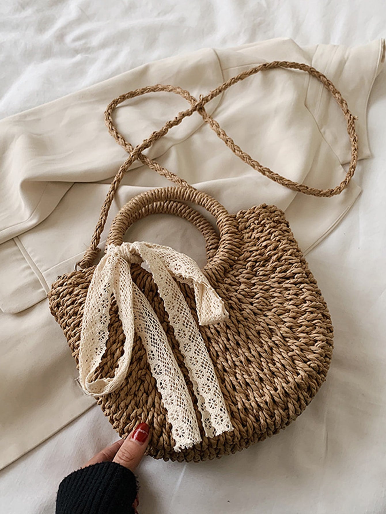 Yogodlns Straw Woven Crossbody Shoulder Bag Daisy Decor Handmade Small Purse Handbag Bohemia Summer Bag, Eye-Catching Beach Bag Summer