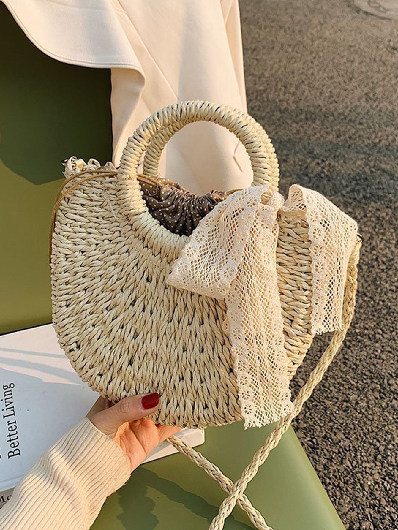 Yogodlns Straw Woven Crossbody Shoulder Bag Daisy Decor Handmade Small Purse Handbag Bohemia Summer Bag, Eye-Catching Beach Bag Summer