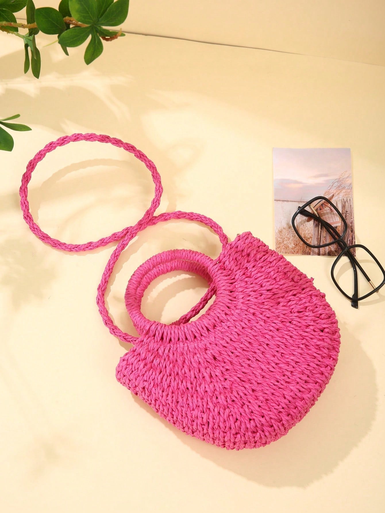 Yogodlns Straw Woven Crossbody Shoulder Bag Daisy Decor Handmade Small Purse Handbag Bohemia Summer Bag, Eye-Catching Beach Bag Summer