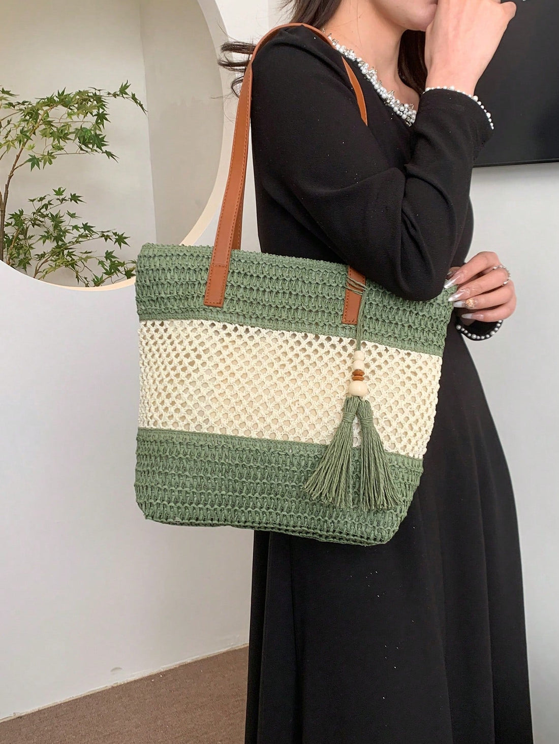 1pc New Holiday Tassel Pendant Bicolor Woven Beach Tote Bag, Casual Shoulder Handbag For Beach Trip