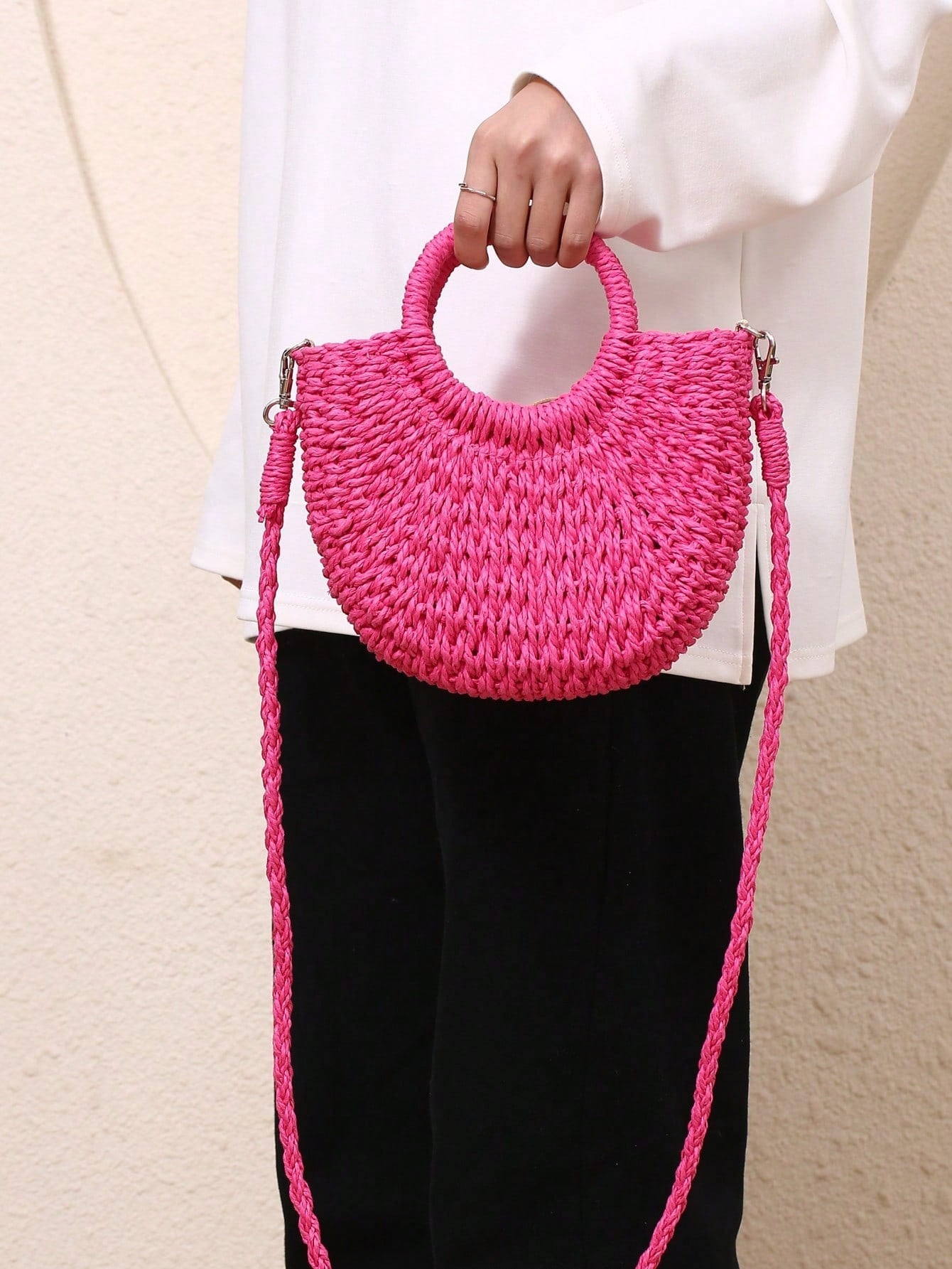 Yogodlns Straw Woven Crossbody Shoulder Bag Daisy Decor Handmade Small Purse Handbag Bohemia Summer Bag, Eye-Catching Beach Bag Summer