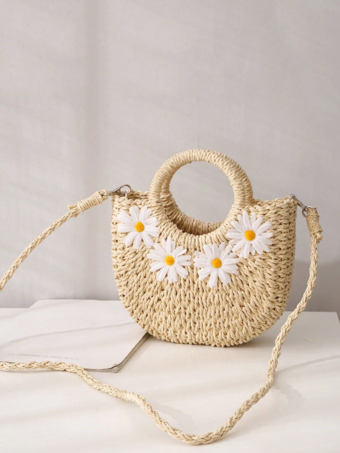 Yogodlns Straw Woven Crossbody Shoulder Bag Daisy Decor Handmade Small Purse Handbag Bohemia Summer Bag, Eye-Catching Beach Bag Summer