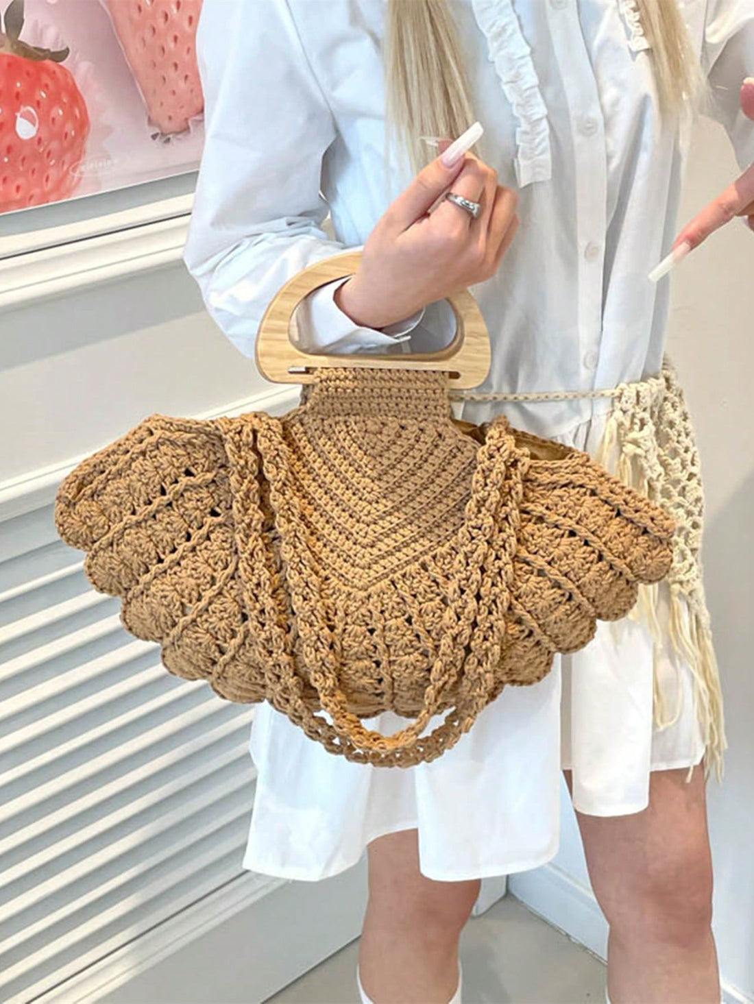 Vintage Women's Large Capacity Crocheted Wooden Handle Woven Bag, Niche Lace Design Magnetic Closure, Casual Minimalist Shoulder Tote Suitable For Beach, Vacation, Summer