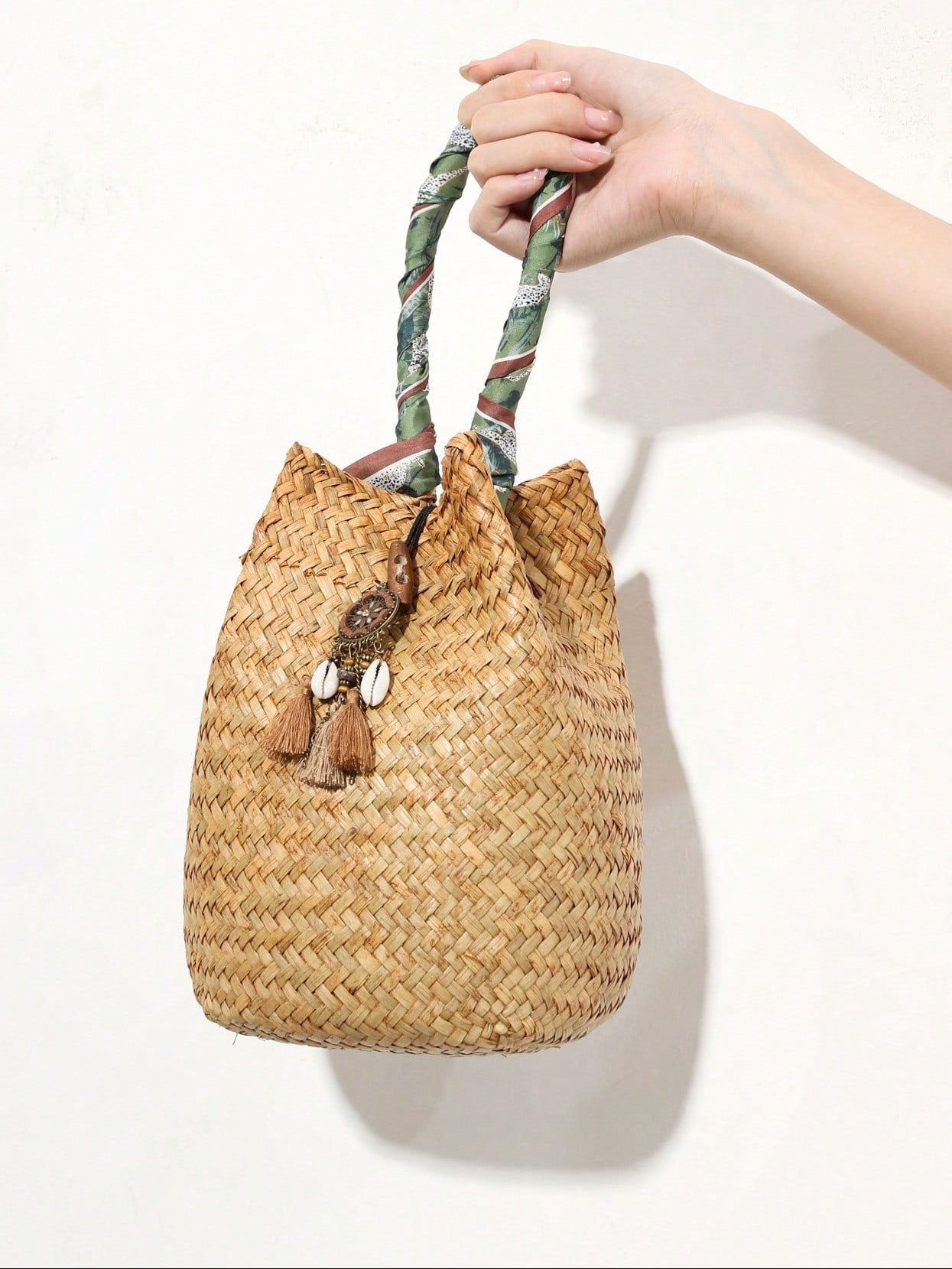 Bohemian Vacation Style Su Pure Handmade Woven Straw Woven Bucket Bag Handbag French Retro Woven Bag Versatile Daily Commuting Fashion Business Leisure Tourism Beach Wedding, Outing, Vacation, Beach (Pure Natural Straw Woven Color Has Slight Differences)