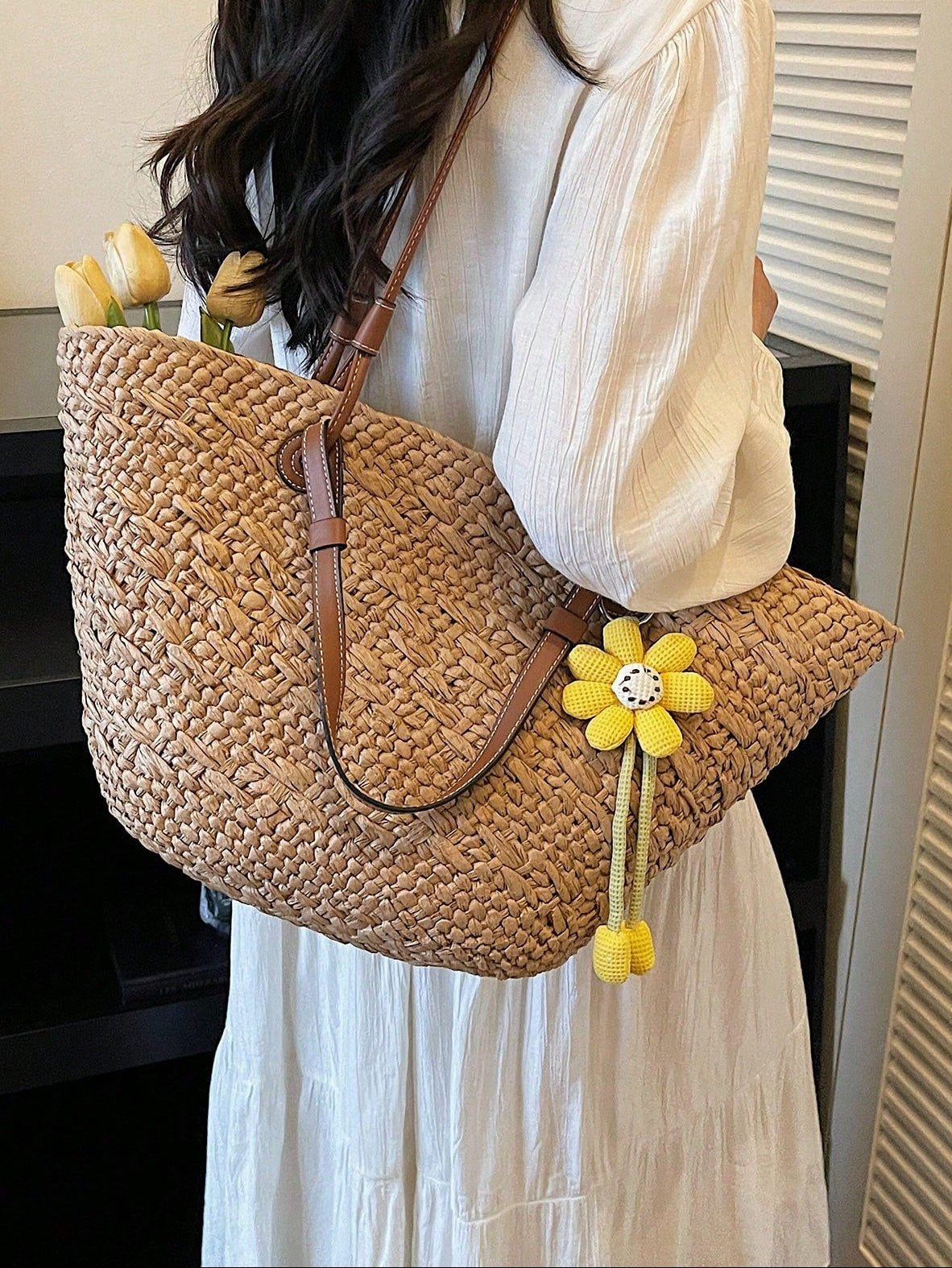 1pc Large Capacity Beach Vacation Tote Bag With Pendant, Casual Holiday Style Shoulder Bag
