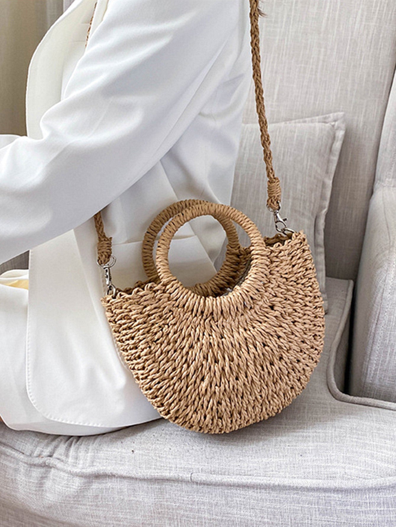 Yogodlns Straw Woven Crossbody Shoulder Bag Daisy Decor Handmade Small Purse Handbag Bohemia Summer Bag, Eye-Catching Beach Bag Summer