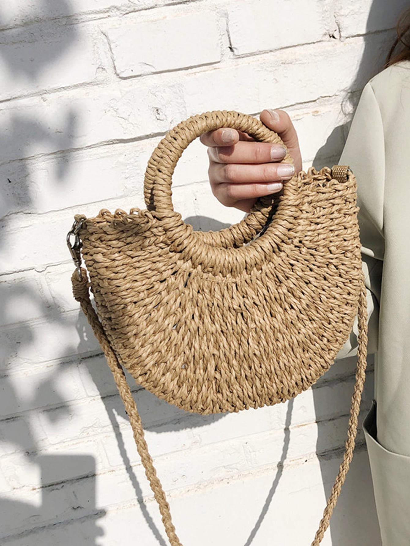 Yogodlns Straw Woven Crossbody Shoulder Bag Daisy Decor Handmade Small Purse Handbag Bohemia Summer Bag, Eye-Catching Beach Bag Summer