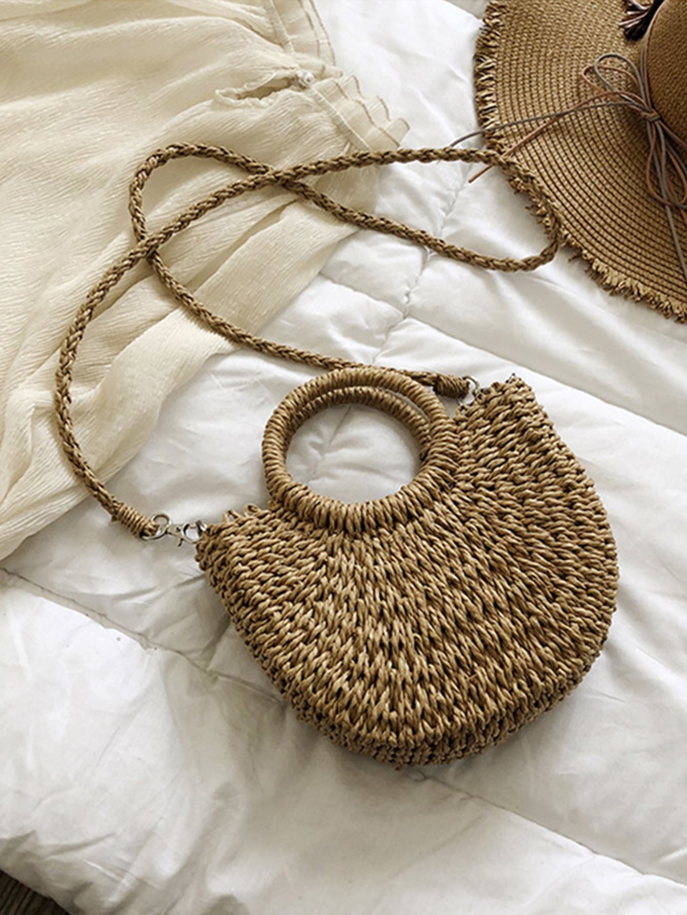 Yogodlns Straw Woven Crossbody Shoulder Bag Daisy Decor Handmade Small Purse Handbag Bohemia Summer Bag, Eye-Catching Beach Bag Summer