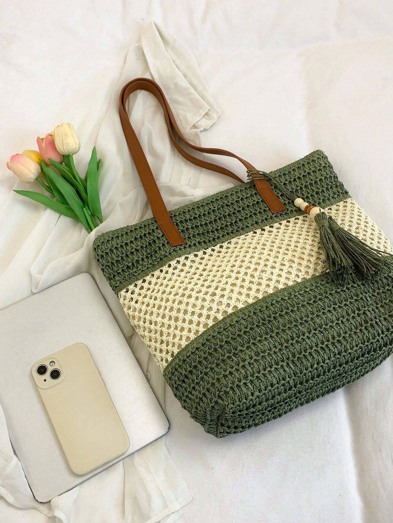1pc New Holiday Tassel Pendant Bicolor Woven Beach Tote Bag, Casual Shoulder Handbag For Beach Trip